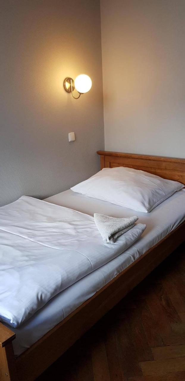 Hotel Azyl Гожов Велкополски Екстериор снимка
