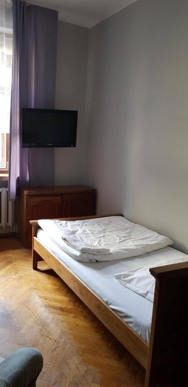 Hotel Azyl Гожов Велкополски Екстериор снимка